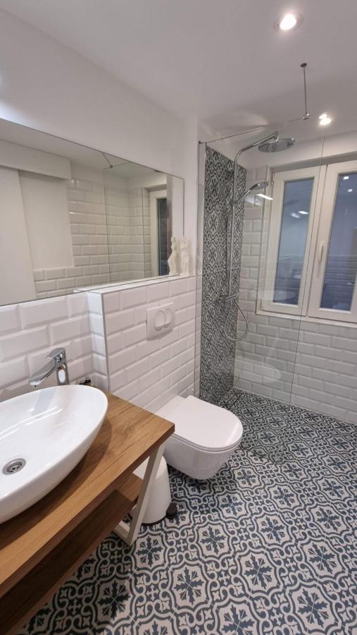 Vitelli Apartments And Rooms Сплит Екстериор снимка