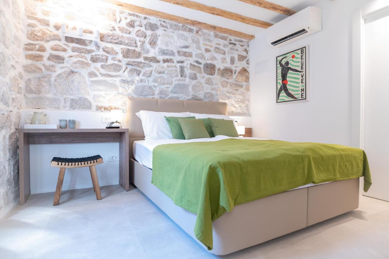 Vitelli Apartments And Rooms Сплит Екстериор снимка