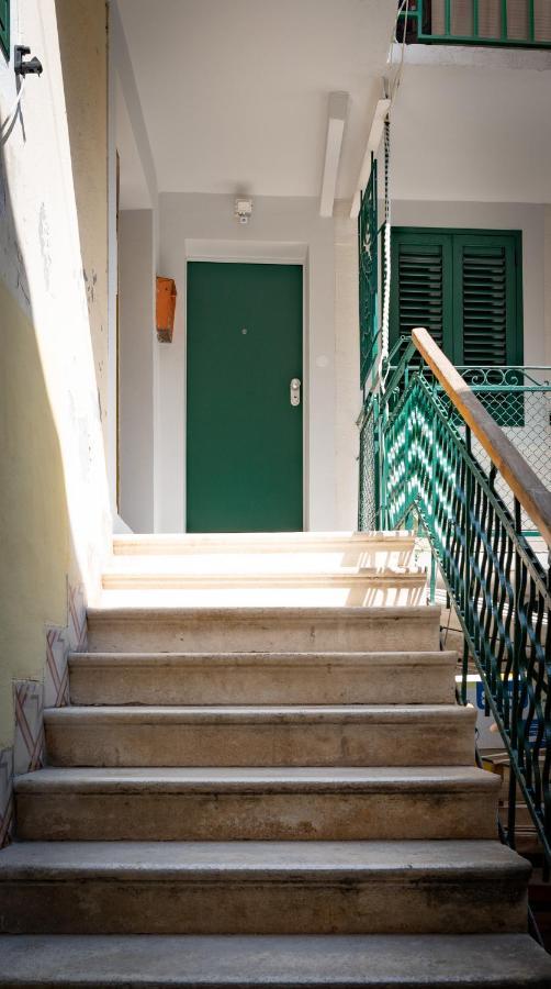 Vitelli Apartments And Rooms Сплит Екстериор снимка